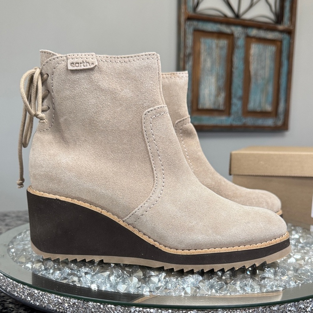 Earth Suede Wedge Bootie in Light Taupe NEW 6